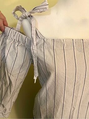 Black and white Off Shoulder Bow Tie Blouse Pin Stripe X-Large by a.n.d Eawy